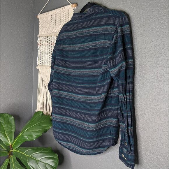 Valor Collective Casual Men’s Button Down - Picture 3 of 8